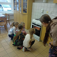 /album/fotogaleria-kruzok-kucharik-pecieme-pizzu/6-jpg105/