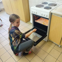 /album/fotogaleria-kruzok-kucharik-pecieme-pizzu/8-jpg83/