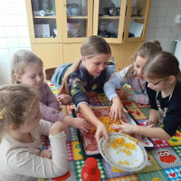 /album/fotogaleria-kruzok-kucharik-pecieme-pizzu/12-jpg30/