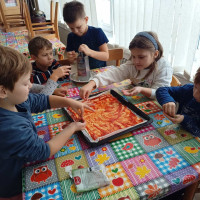 /album/fotogaleria-kruzok-kucharik-pecieme-pizzu/13-jpg26/