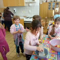 /album/fotogaleria-kruzok-kucharik-pecieme-strudlu/5-jpg130/