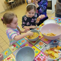 /album/fotogaleria-kruzok-kucharik-pecieme-strudlu/7-jpg95/