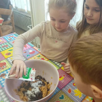 /album/fotogaleria-kruzok-kucharik-pecieme-strudlu/11-jpg38/