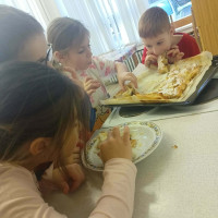 /album/fotogaleria-kruzok-kucharik-pecieme-strudlu/14-jpg21/