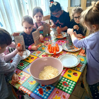 Krúžok Kuchárik - príprava mrkvovej nátierky