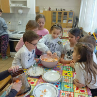 /album/fotogaleria-kruzok-kucharik-priprava-mrkvovej-natierky/9-jpg75/